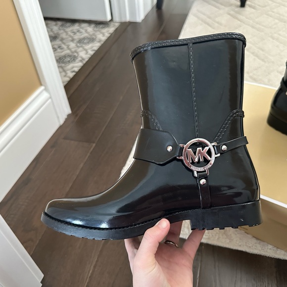 Michael Kor rain booties - Picture 5 of 12